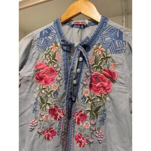 NWOT JOHNNY WAS Embroidered Top Sz S